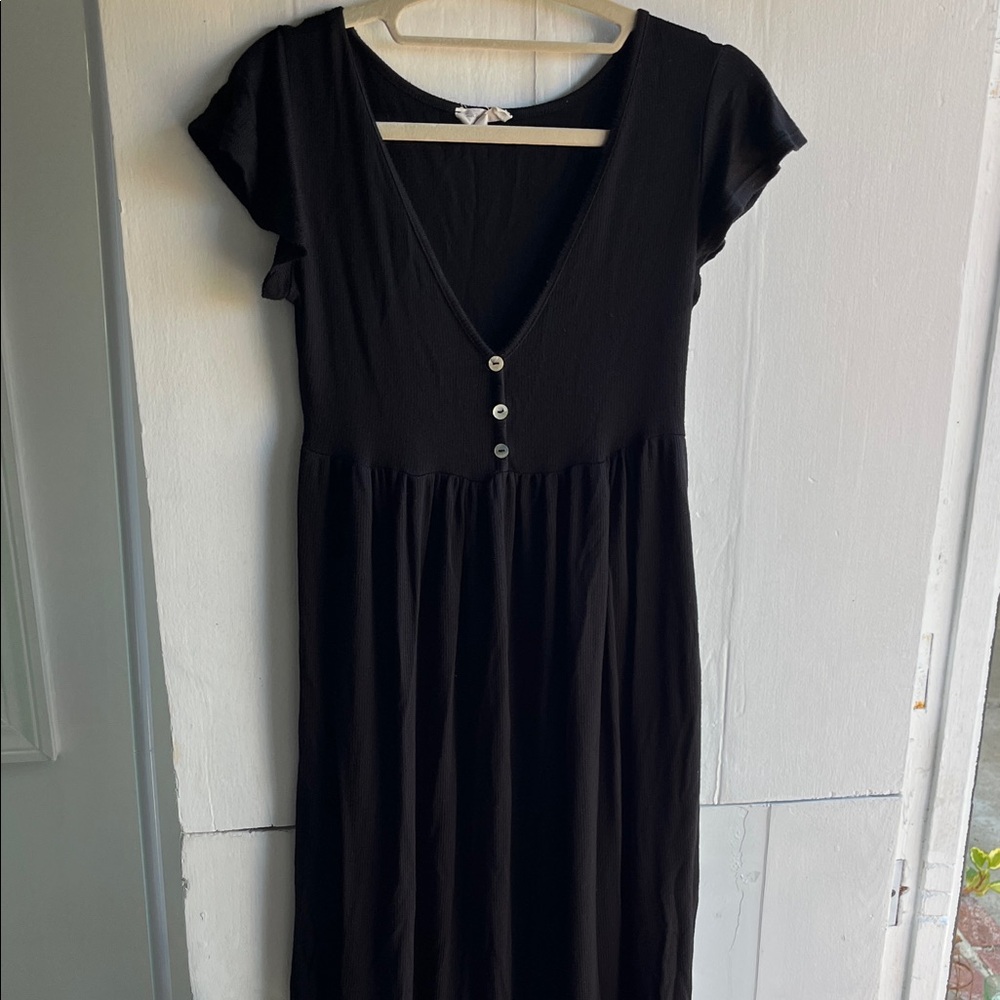Black V-Neck Short Sleeve Maxi Dress
